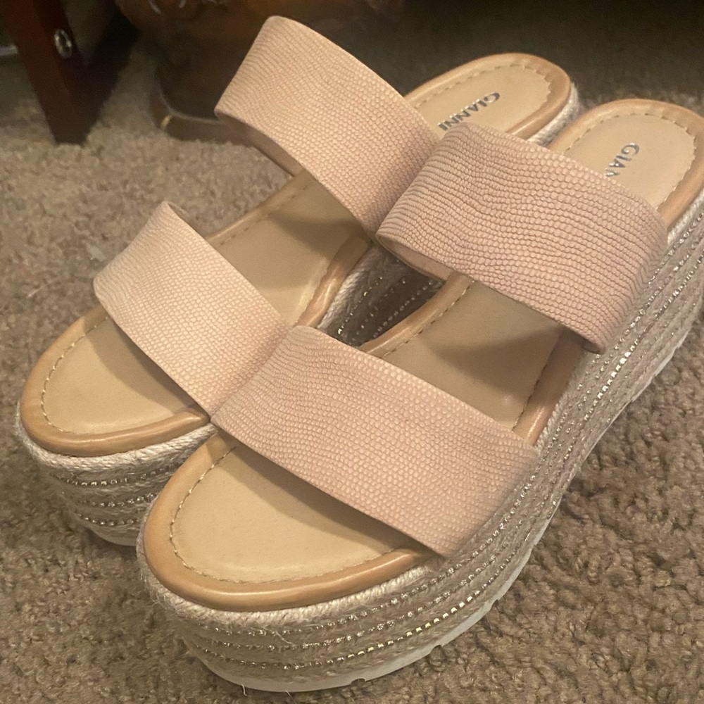 Gianni Bini sandals